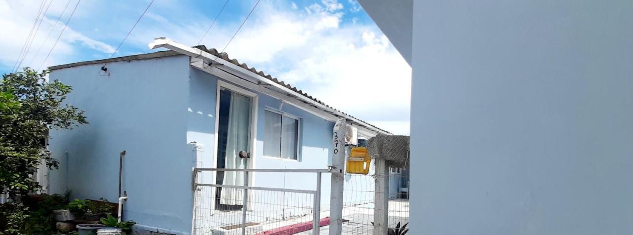 Kitnet K1 Em Torres-Rs - Na Mais Bela Praia Gaucha - Cozinha - Banheiro - Ar Condicionado - Smart Tv 32' - Wi-Fi - Anfitria Superhost No Bnb Eksteriør bilde