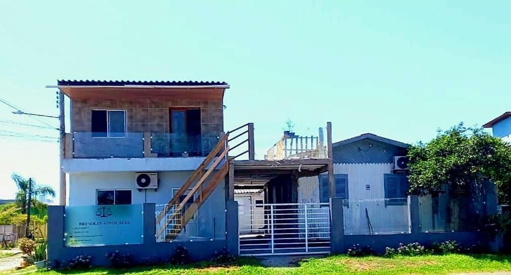 Kitnet K1 Em Torres-Rs - Na Mais Bela Praia Gaucha - Cozinha - Banheiro - Ar Condicionado - Smart Tv 32' - Wi-Fi - Anfitria Superhost No Bnb Eksteriør bilde
